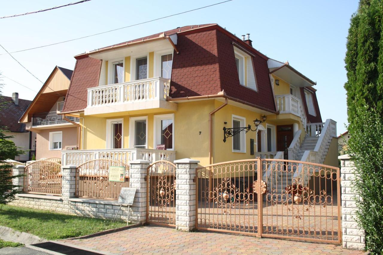 Apartmanhaz Cedrus 8 ซาลาคาโรส ภายนอก รูปภาพ